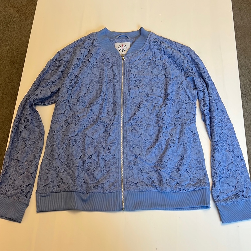 3/$15 🌺 isaac mizrahi lace light jacket